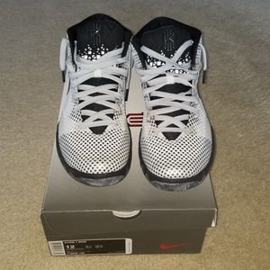 Men's Kyrie shoes